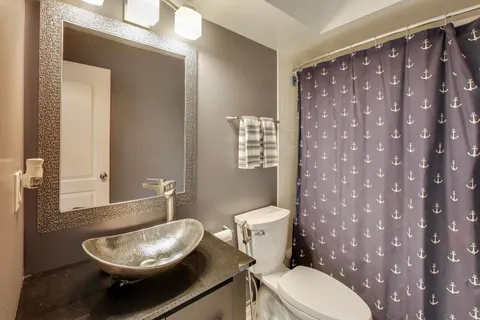 $249,500 | 201 Thames Parkway, Unit 2K, Park Ridge, IL 60068