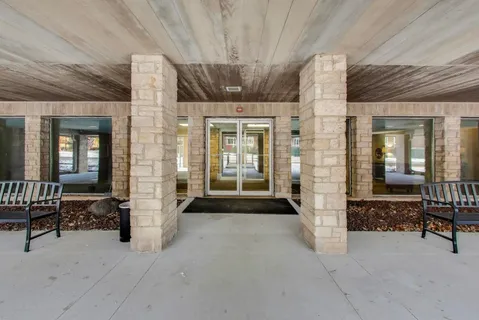 $249,500 | 201 Thames Parkway, Unit 2K, Park Ridge, IL 60068