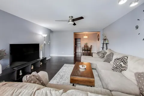 $249,500 | 201 Thames Parkway, Unit 2K, Park Ridge, IL 60068