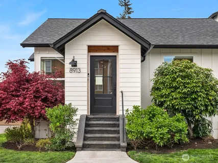 $799,950 | 8913 8th Avenue Northeast, Seattle, WA 98115
