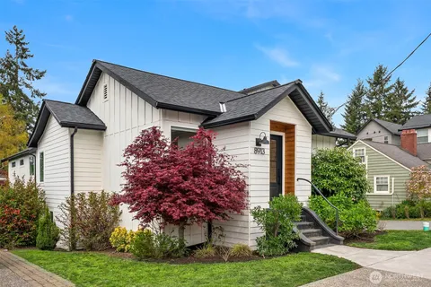 $799,950 | 8913 8th Avenue Northeast, Seattle, WA 98115