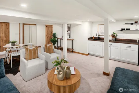 $799,950 | 8913 8th Avenue Northeast, Seattle, WA 98115