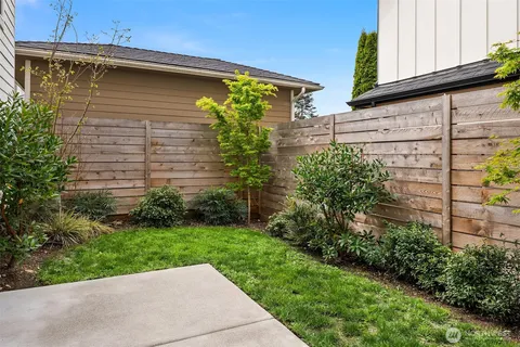 $799,950 | 8913 8th Avenue Northeast, Seattle, WA 98115