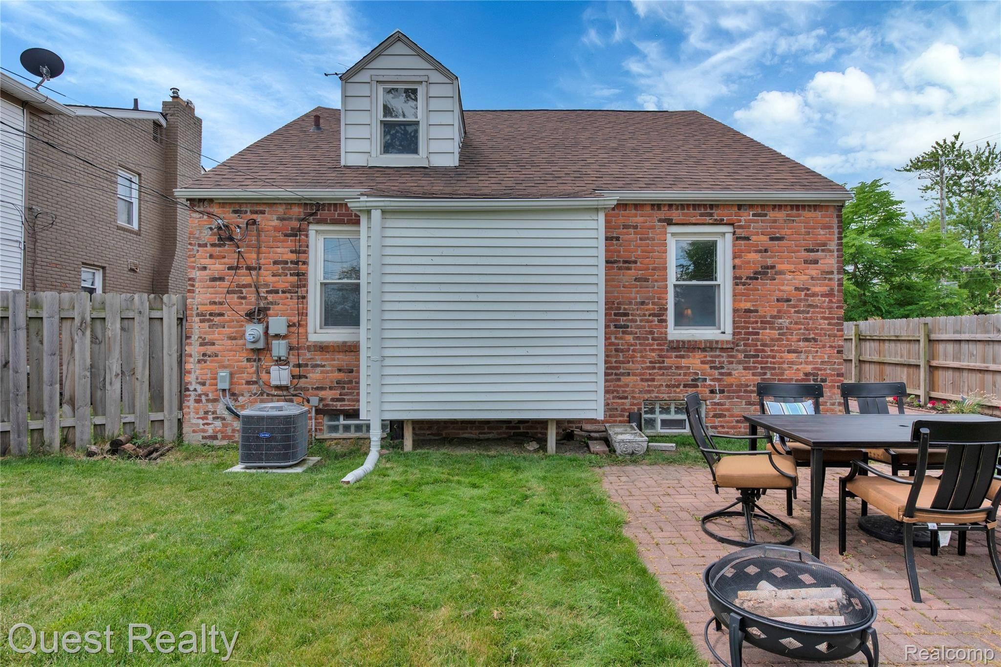 1268 Hampton Road Grosse Pointe, MI 48236 - Photo 9 of 45 1268 Hampton - HD Drone Photography-9.jpg