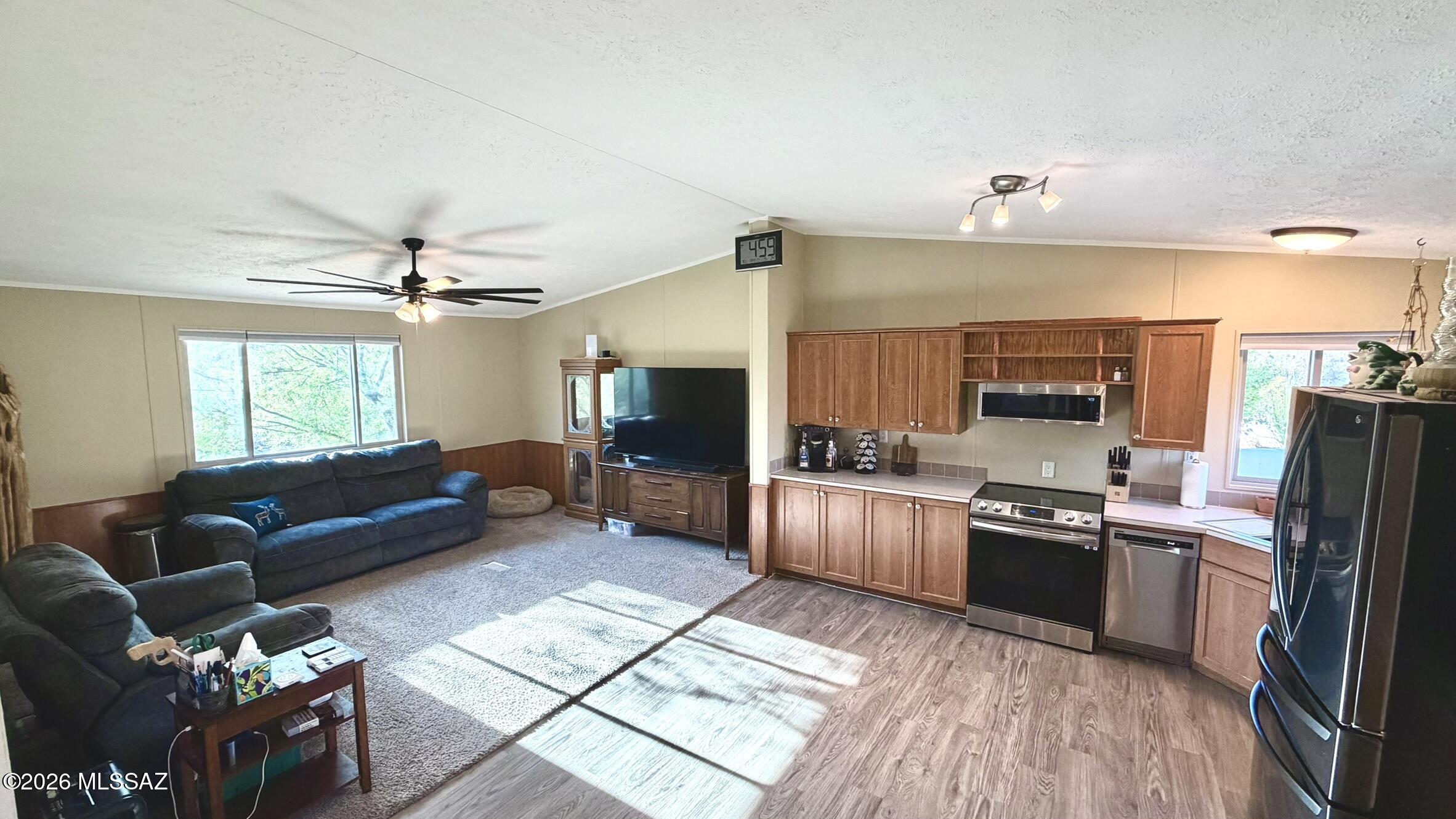 15680 East Colossal Cave Road Vail, AZ 85641 - Photo 8 of 51 Kitchen/Family Room