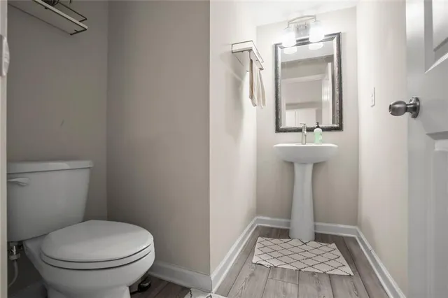 a bathroom with a toilet