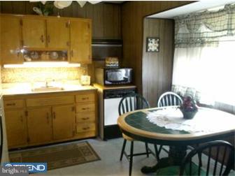 4 Delahaye Road Lindenwold, NJ 08021 - Photo 3 of 6 Kitchen