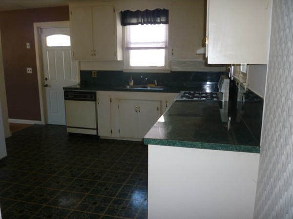 15 Bridle Road Billerica, MA 01821 - Photo 2 of 11 Gallery Image 2