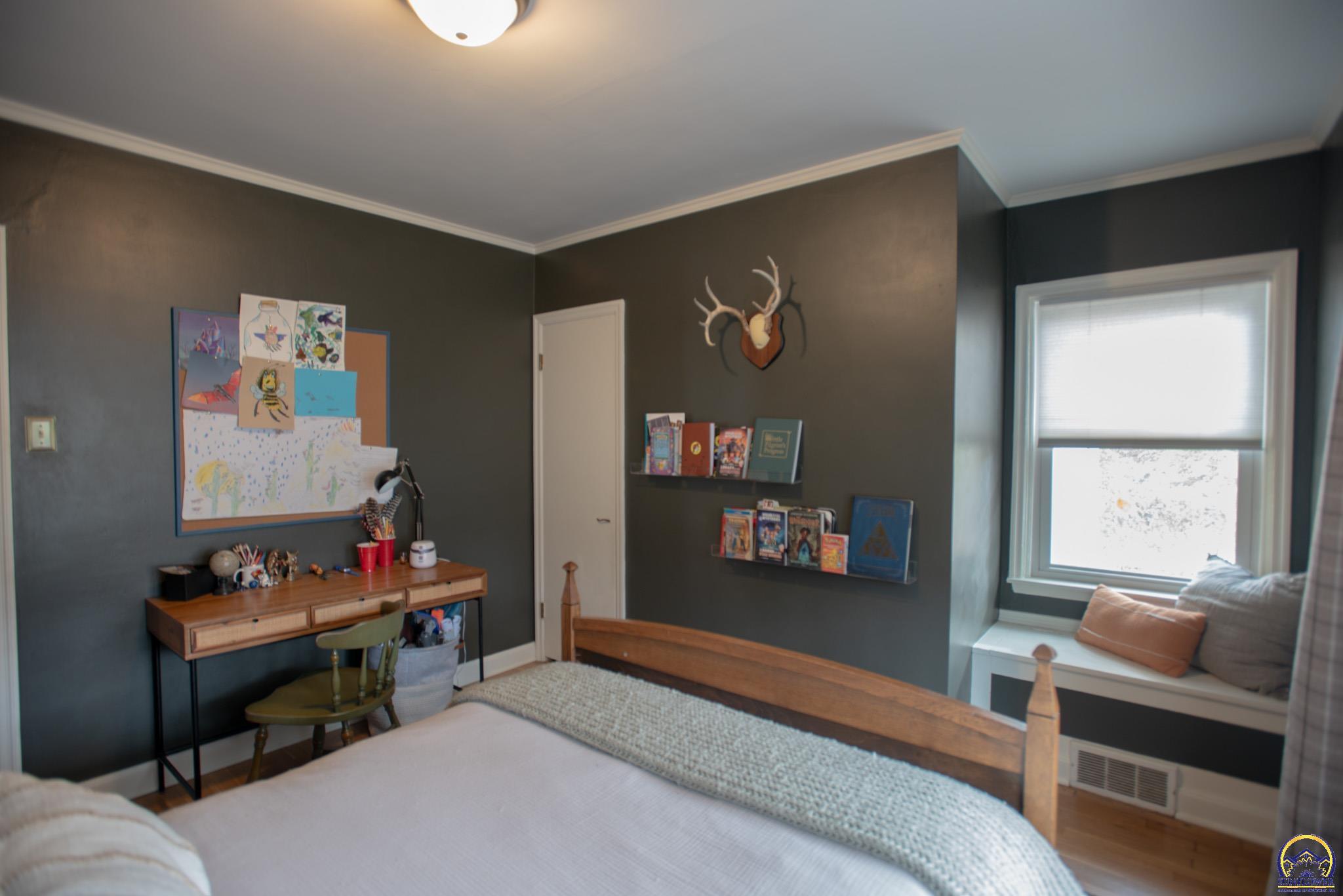 2323 Southwest 20th Street Topeka, KS 66604 - Photo 19 of 37