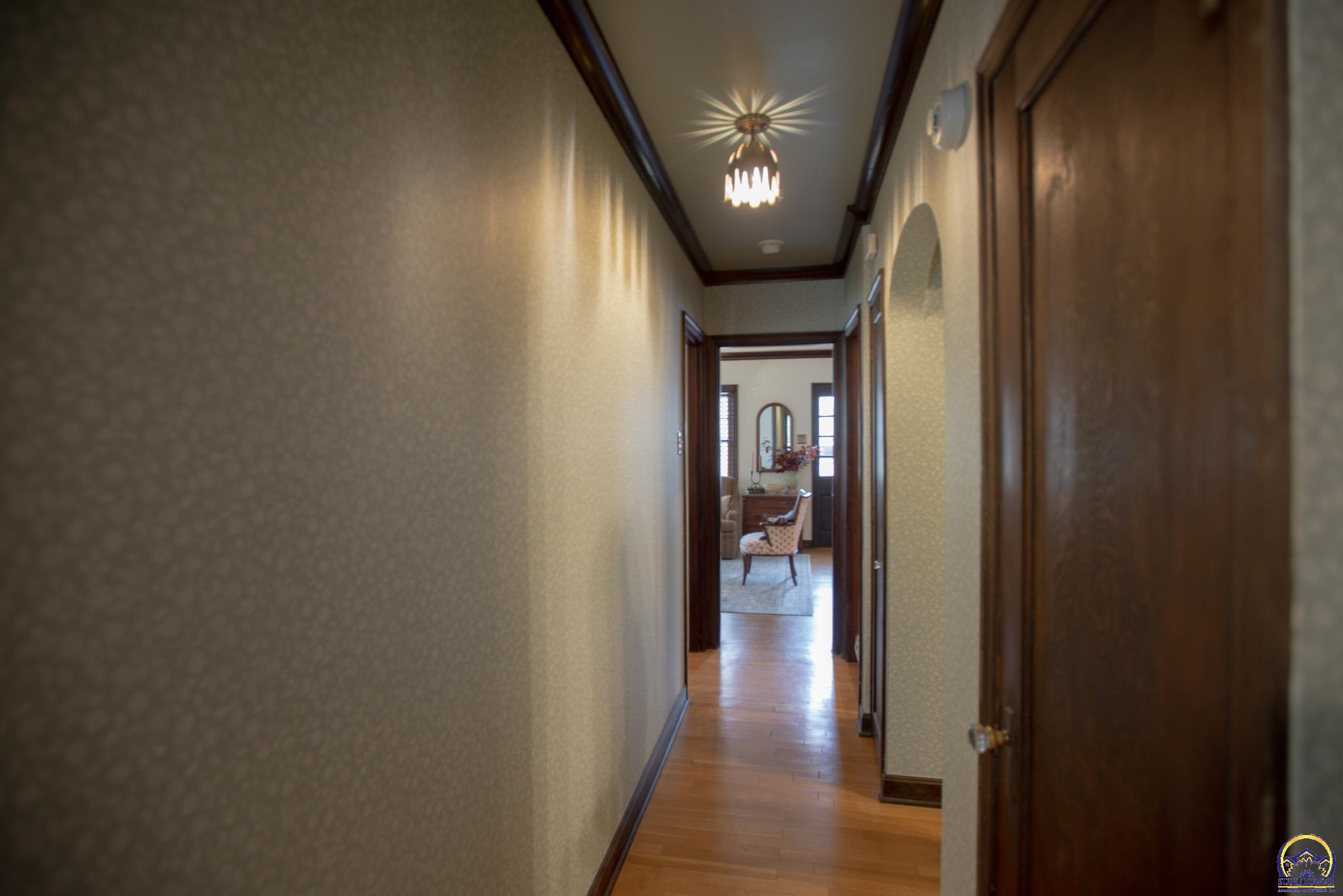 2323 Southwest 20th Street Topeka, KS 66604 - Photo 24 of 37