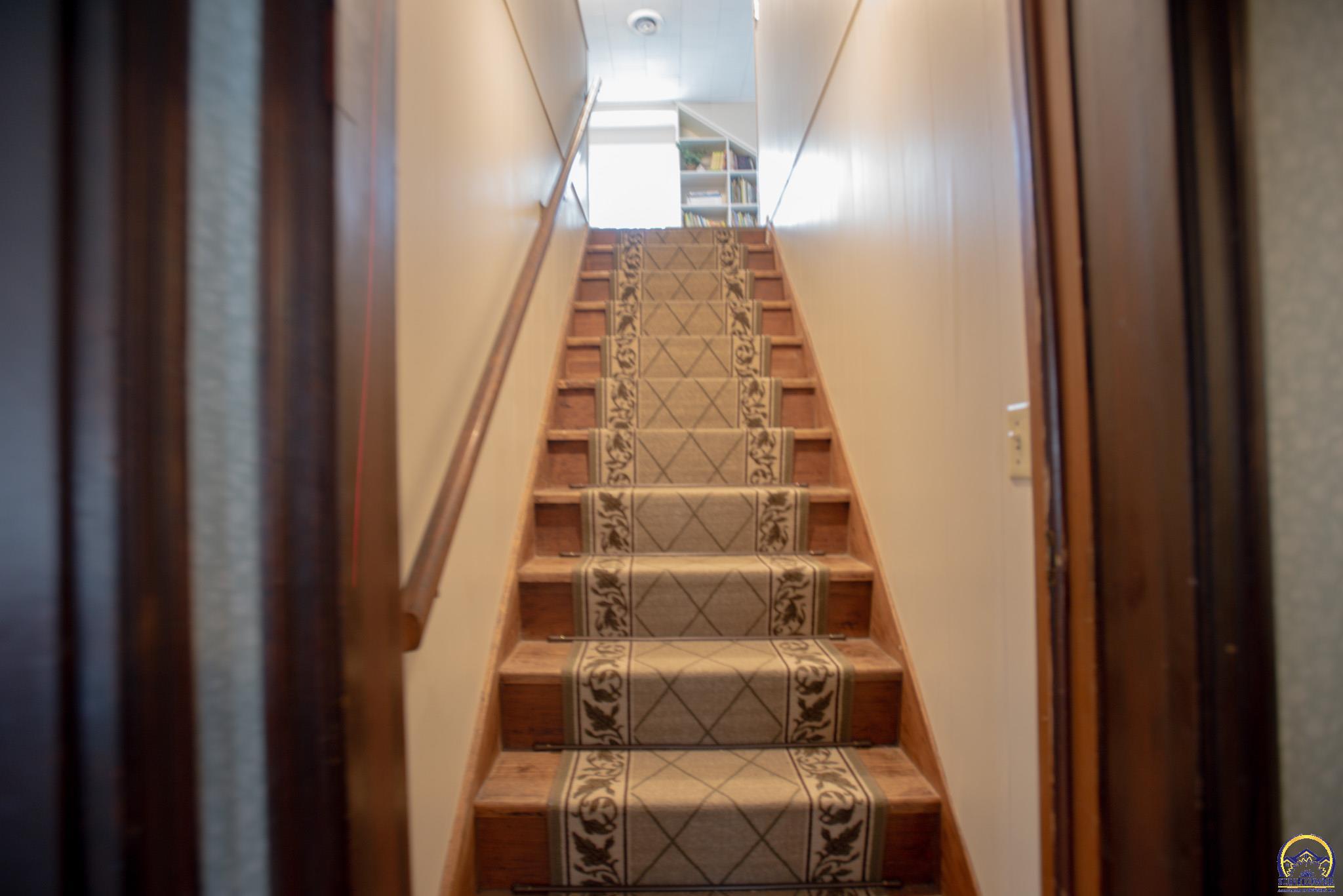 2323 Southwest 20th Street Topeka, KS 66604 - Photo 25 of 37