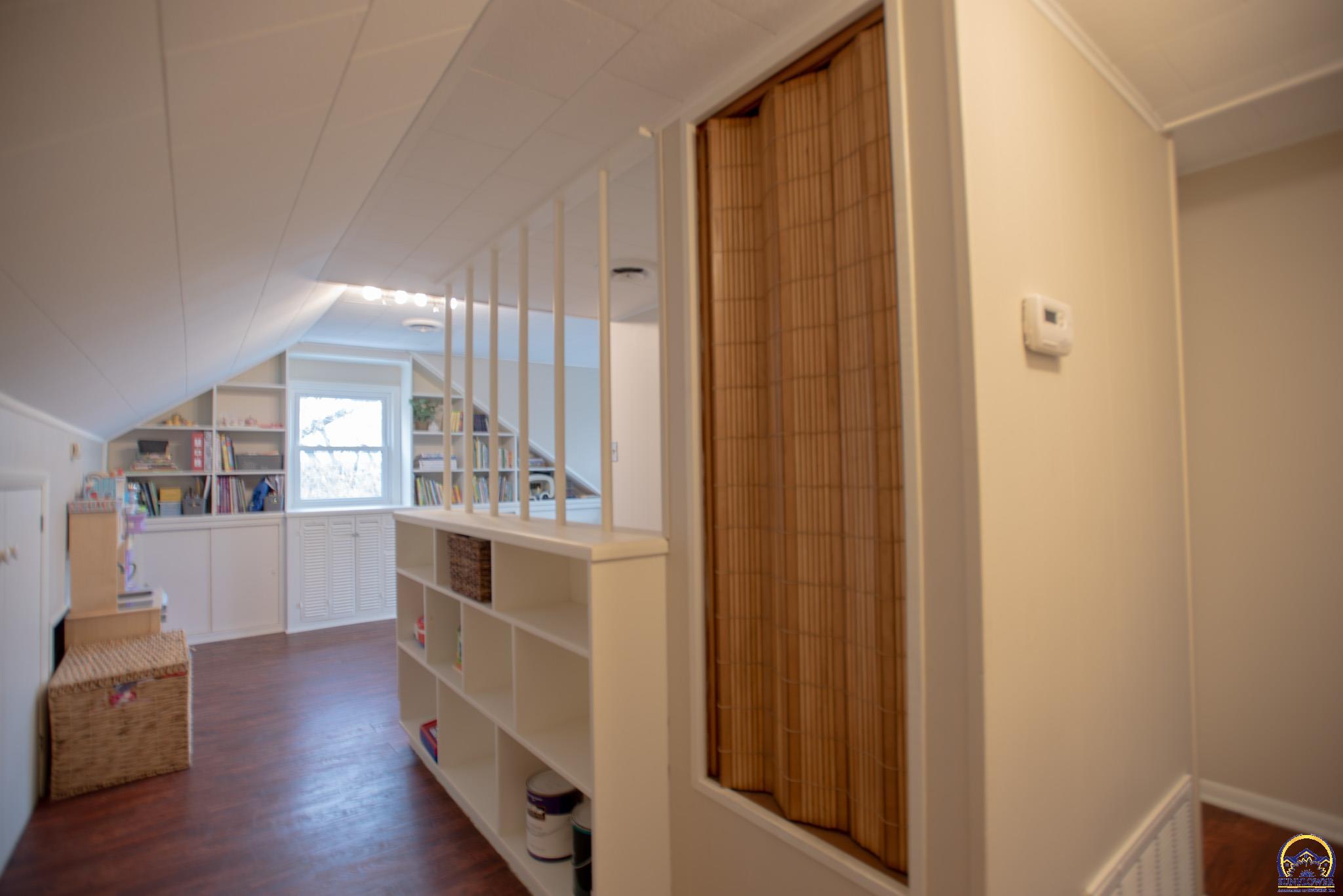 2323 Southwest 20th Street Topeka, KS 66604 - Photo 29 of 37