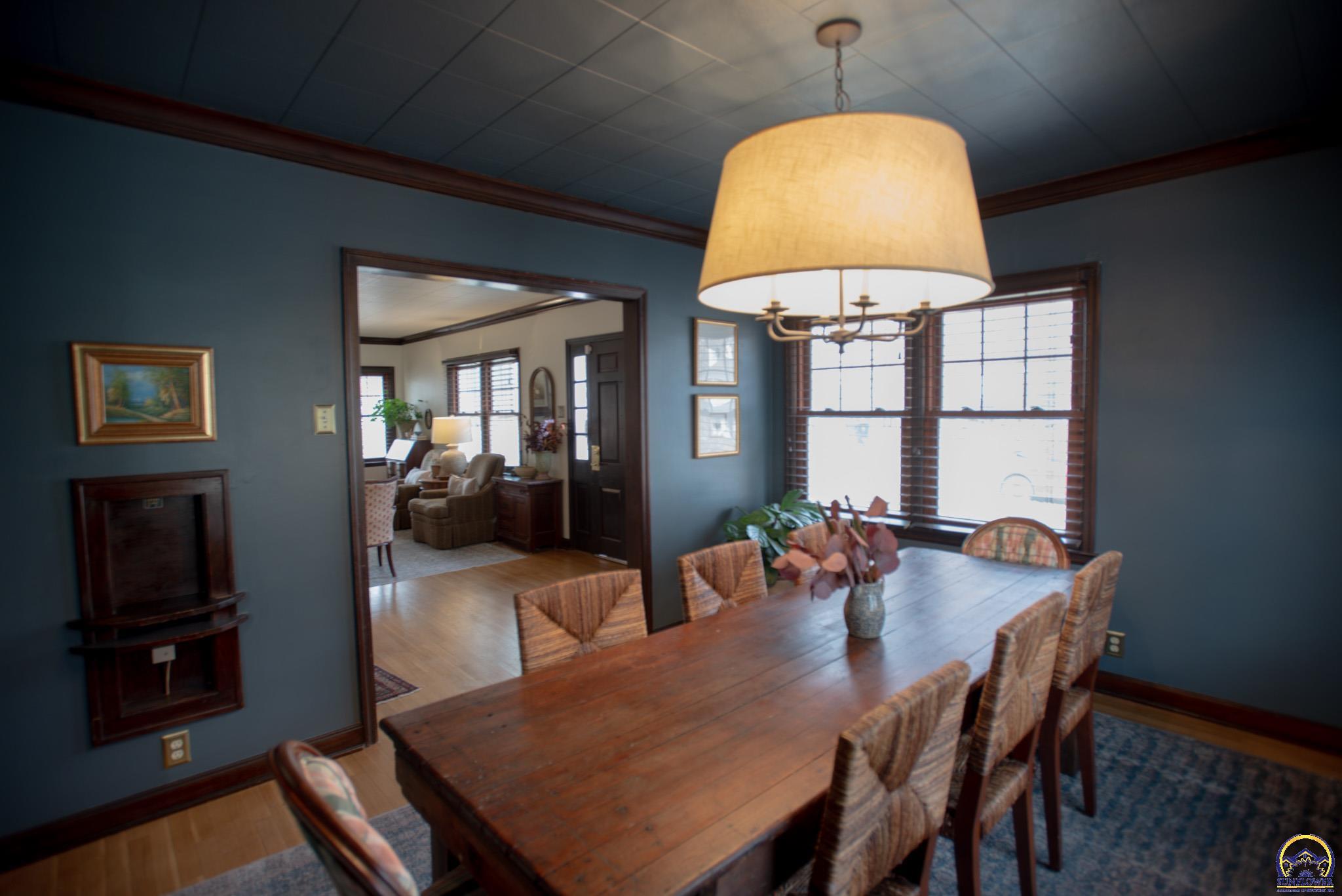 2323 Southwest 20th Street Topeka, KS 66604 - Photo 8 of 37