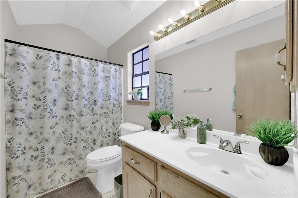 1316 East 2nd Street Mission, TX 78572 - Photo 13 of 20