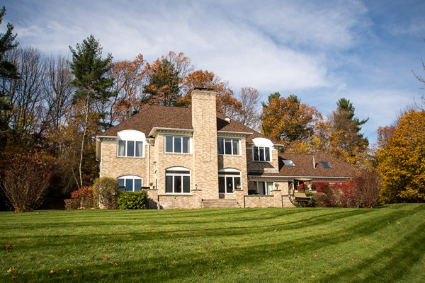 128 Mill Road North Andover, MA 01845 - Photo 1 of 29 Gallery Image 1