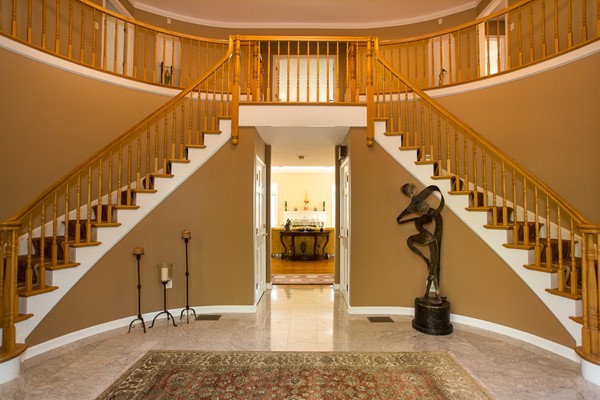 128 Mill Road North Andover, MA 01845 - Photo 2 of 29 Gallery Image 2