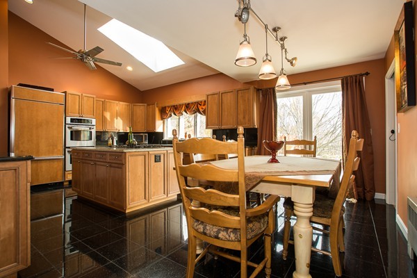 128 Mill Road North Andover, MA 01845 - Photo 3 of 29 Gallery Image 3
