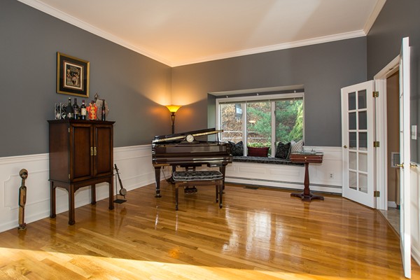 128 Mill Road North Andover, MA 01845 - Photo 10 of 29 Gallery Image 10