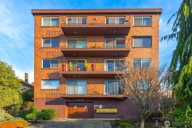 $329,950 | 2619 Rucker Avenue, Unit 5, Everett, WA 98201