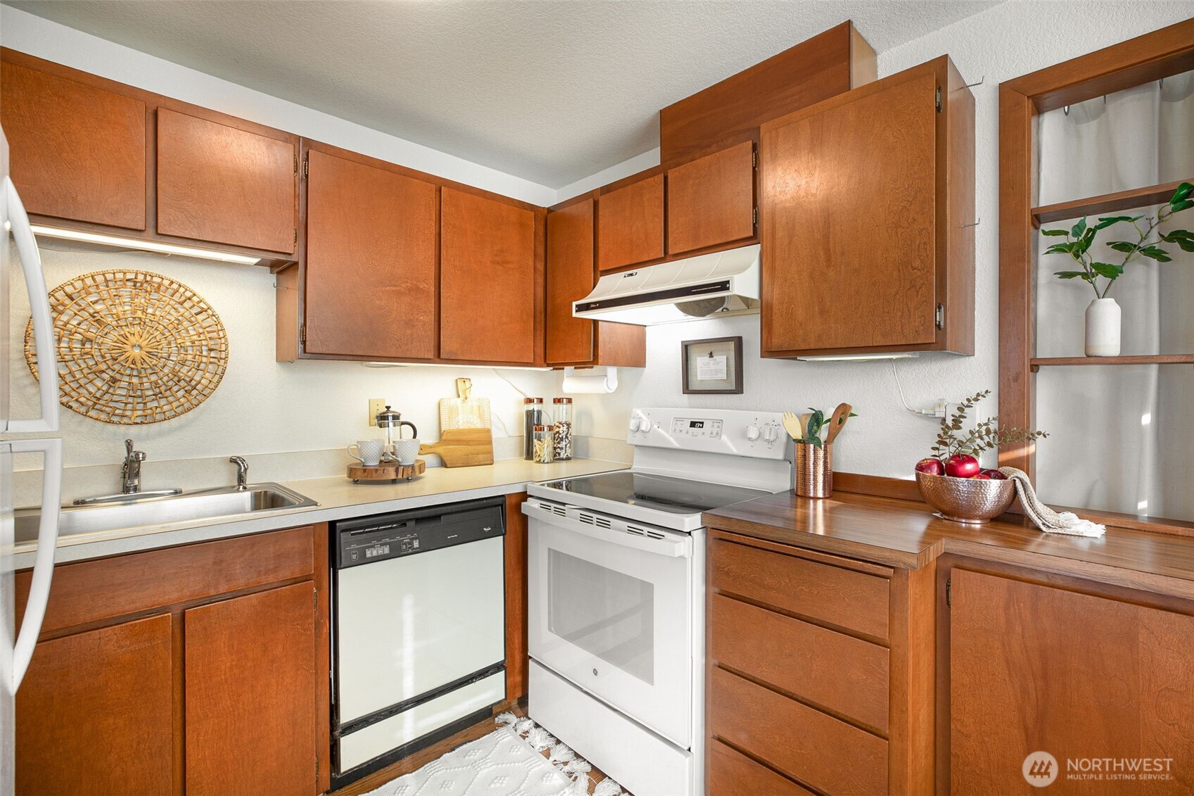 2619 Rucker Avenue, Unit 5 Everett, WA 98201 - Photo 14 of 36