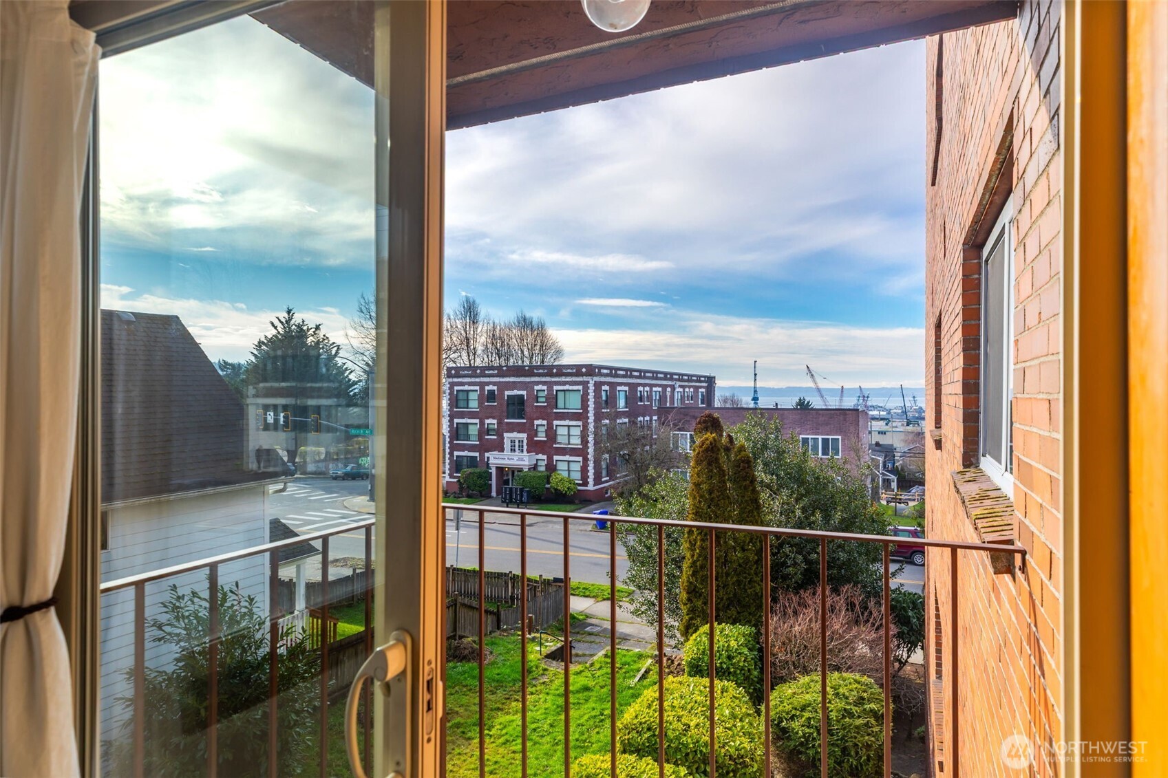 2619 Rucker Avenue, Unit 5 Everett, WA 98201 - Photo 27 of 36