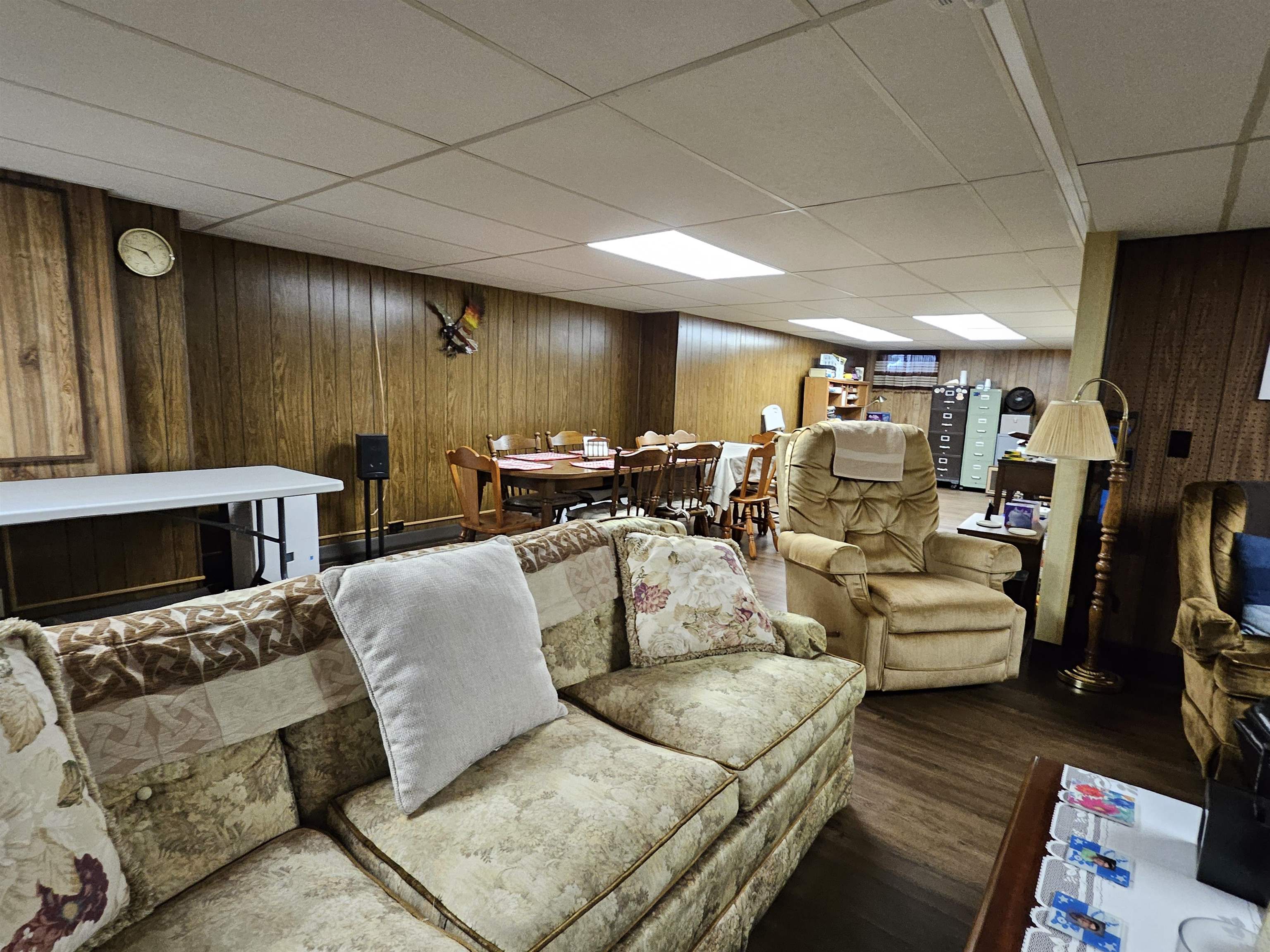 2155 Oriole Drive Freeport, IL 61032 - Photo 16 of 20 a living room with furniture and a flat screen tv