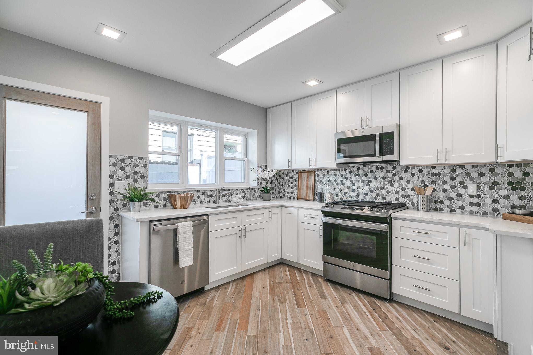 1041 Tree Street Philadelphia, PA 19148 - Photo 12 of 39 Gallery Image 12