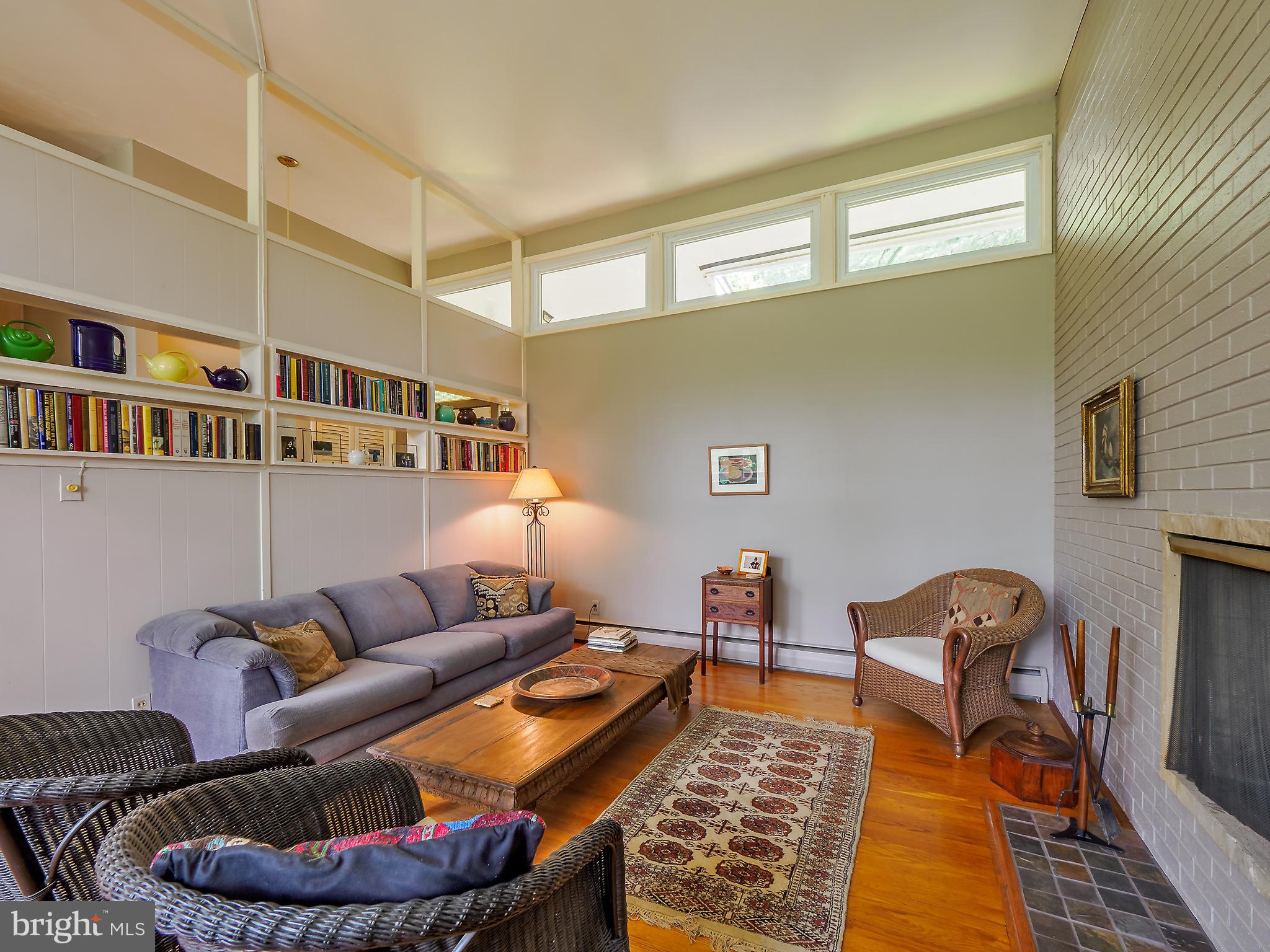 46 Lakeside Drive Greenbelt, MD 20770 - Photo 11 of 72 Living Room