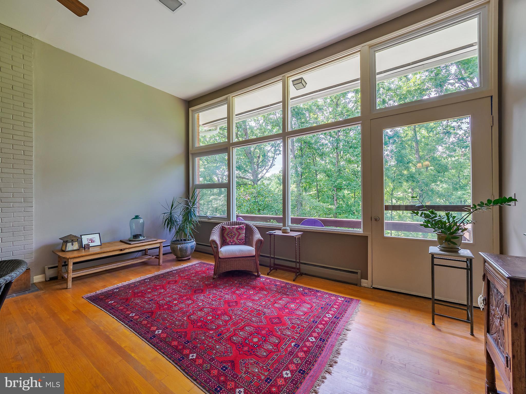 46 Lakeside Drive Greenbelt, MD 20770 - Photo 12 of 72 Living Room