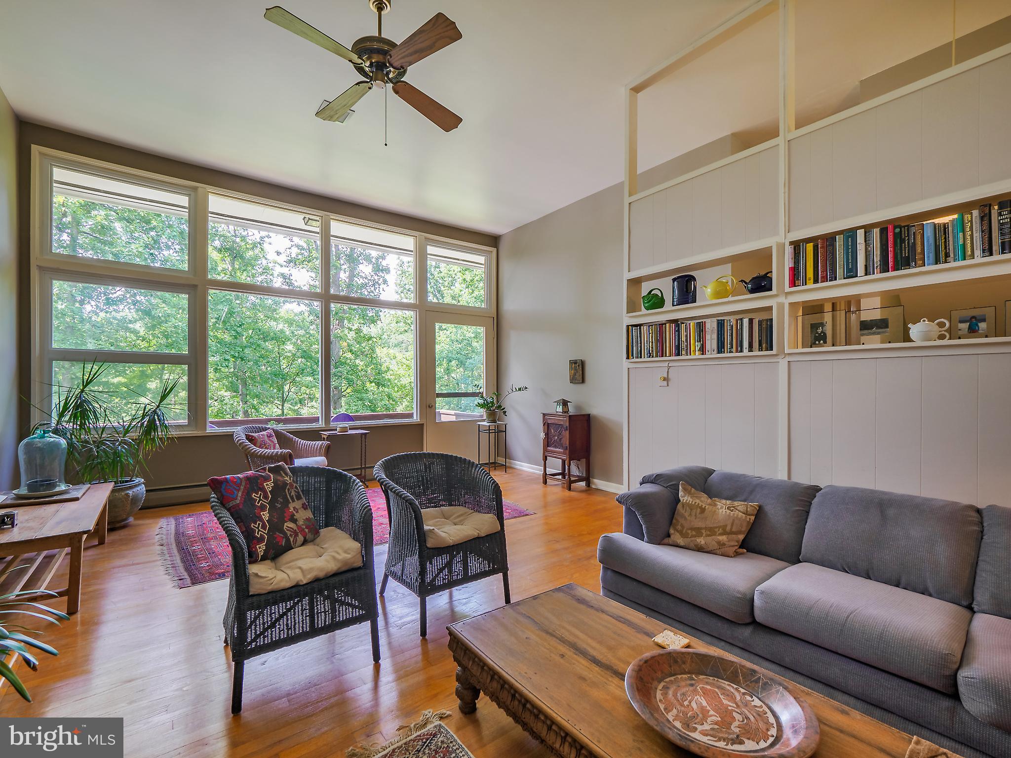 46 Lakeside Drive Greenbelt, MD 20770 - Photo 16 of 72 Living Room