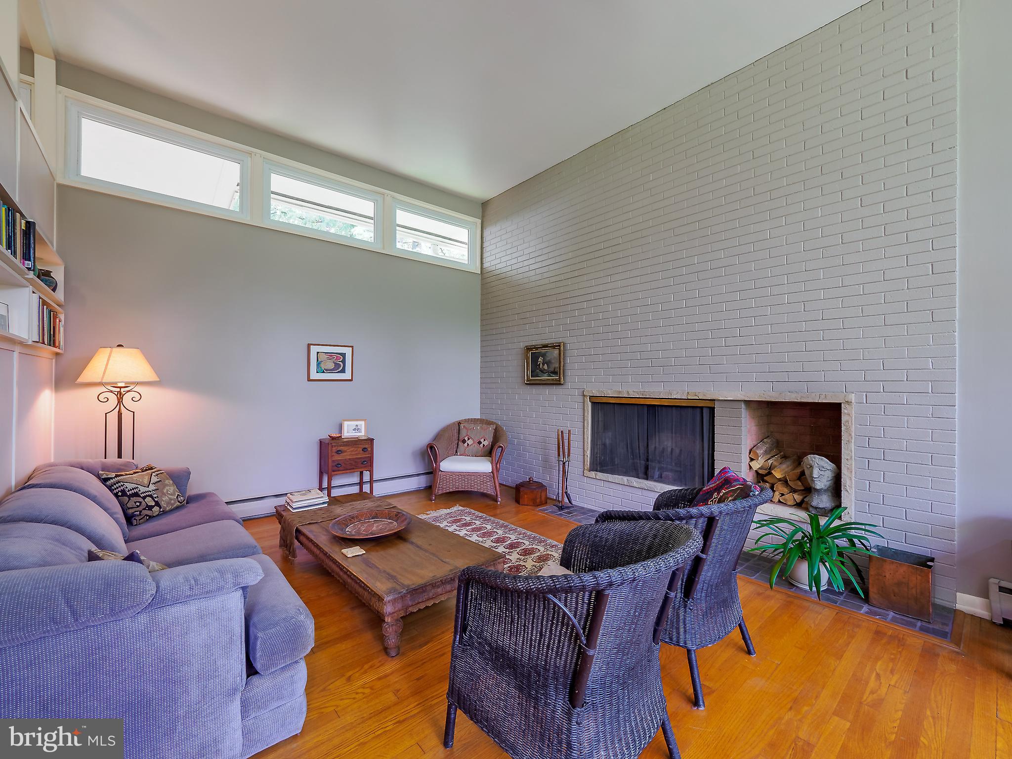 46 Lakeside Drive Greenbelt, MD 20770 - Photo 10 of 72 Living Room