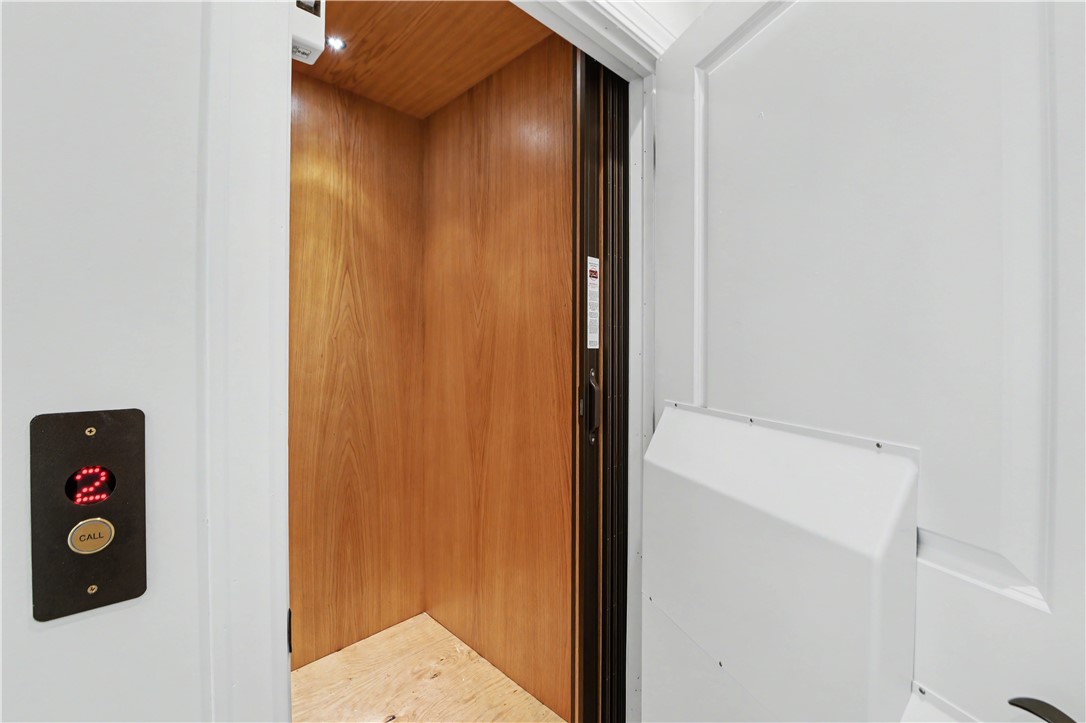 605 Timberwood Court Seneca, SC 29672 - Photo 35 of 50 Elevator off garage