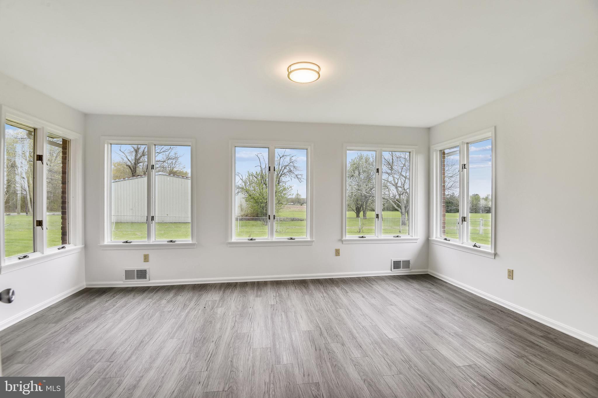 5006 Pleasant Valley Road Chantilly, VA 20151 - Photo 12 of 31 Gallery Image 12