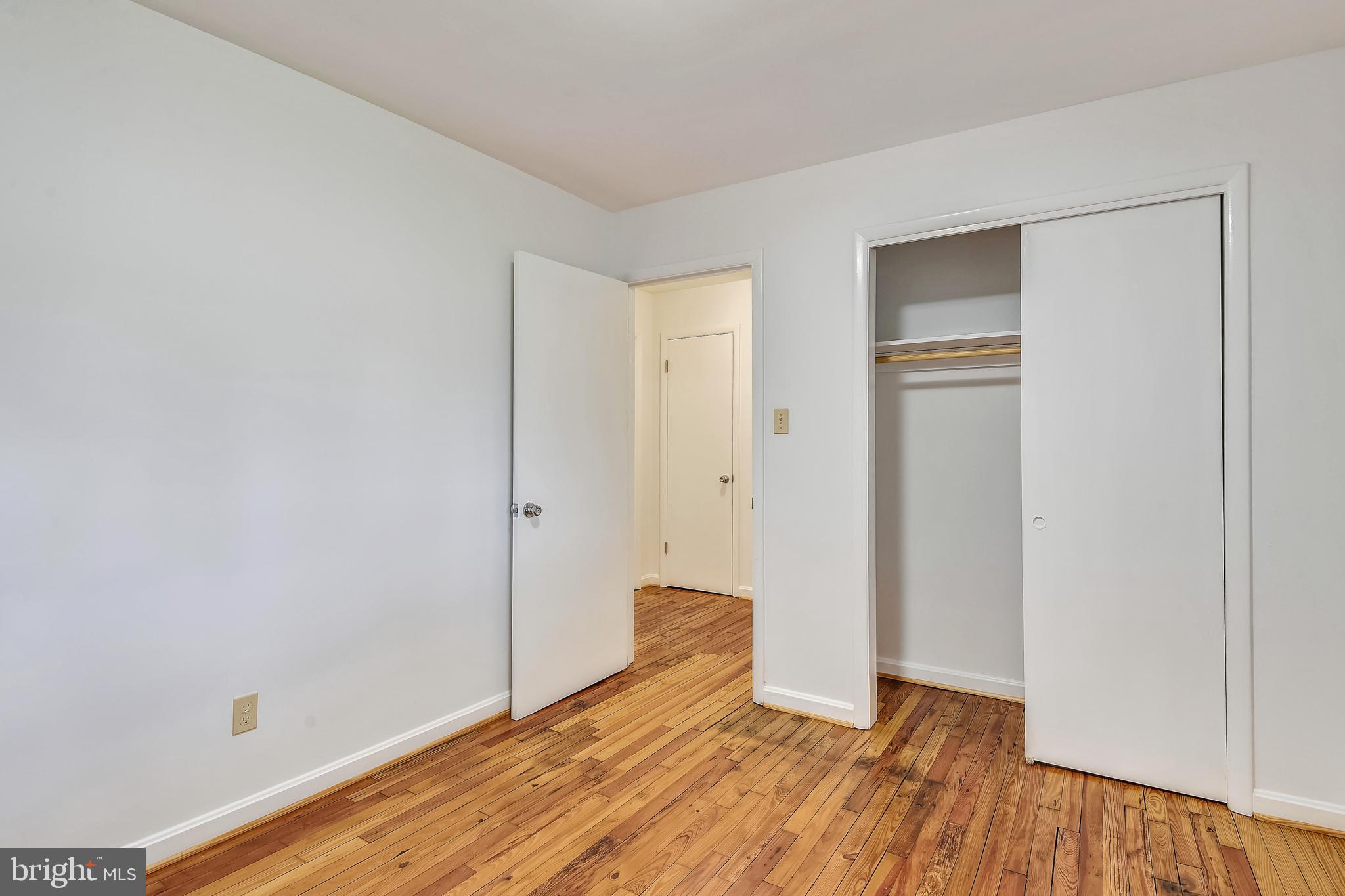 5006 Pleasant Valley Road Chantilly, VA 20151 - Photo 18 of 31 Gallery Image 18