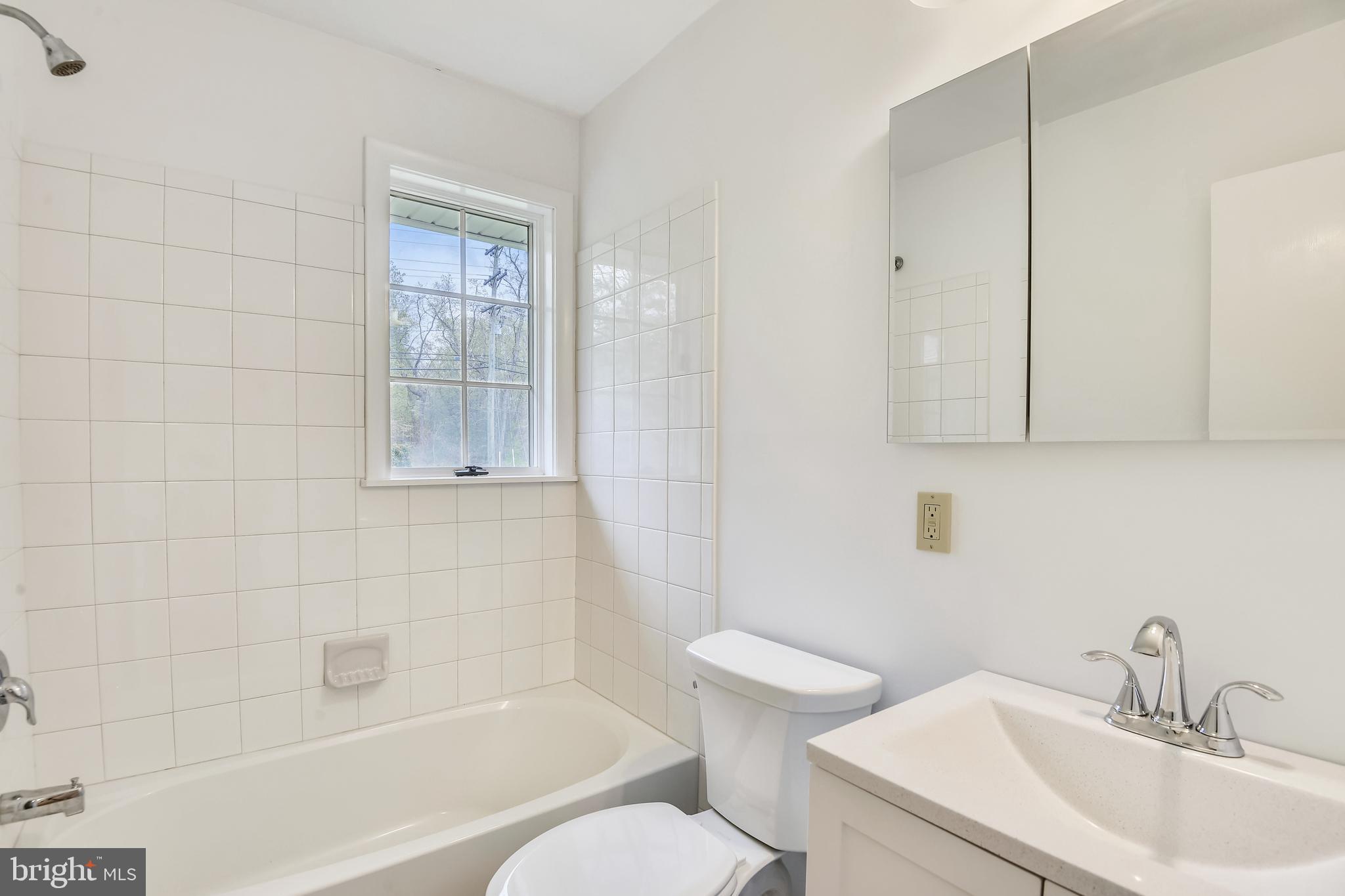 5006 Pleasant Valley Road Chantilly, VA 20151 - Photo 20 of 31 Gallery Image 20