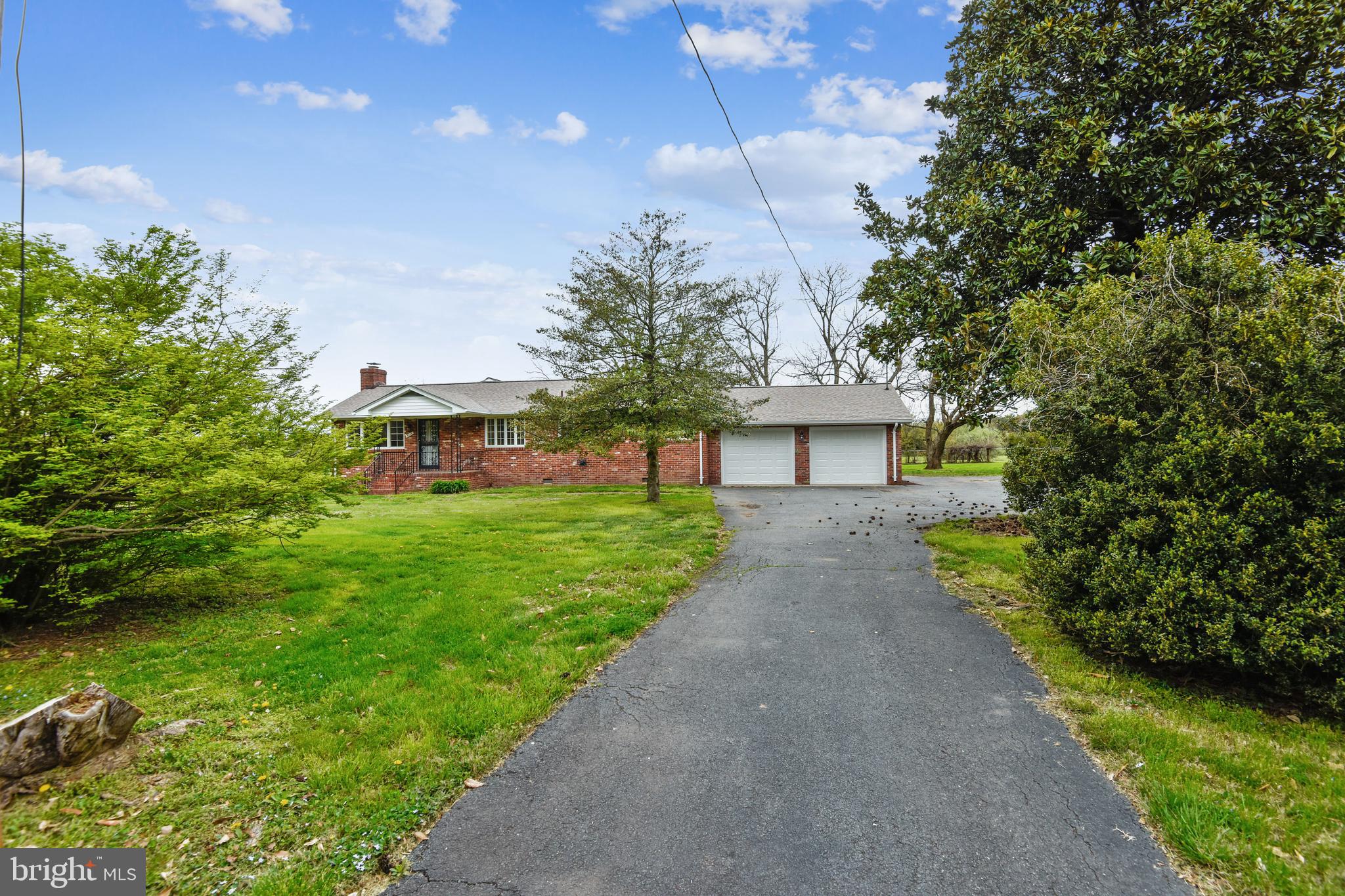 5006 Pleasant Valley Road Chantilly, VA 20151 - Photo 4 of 31 Gallery Image 4
