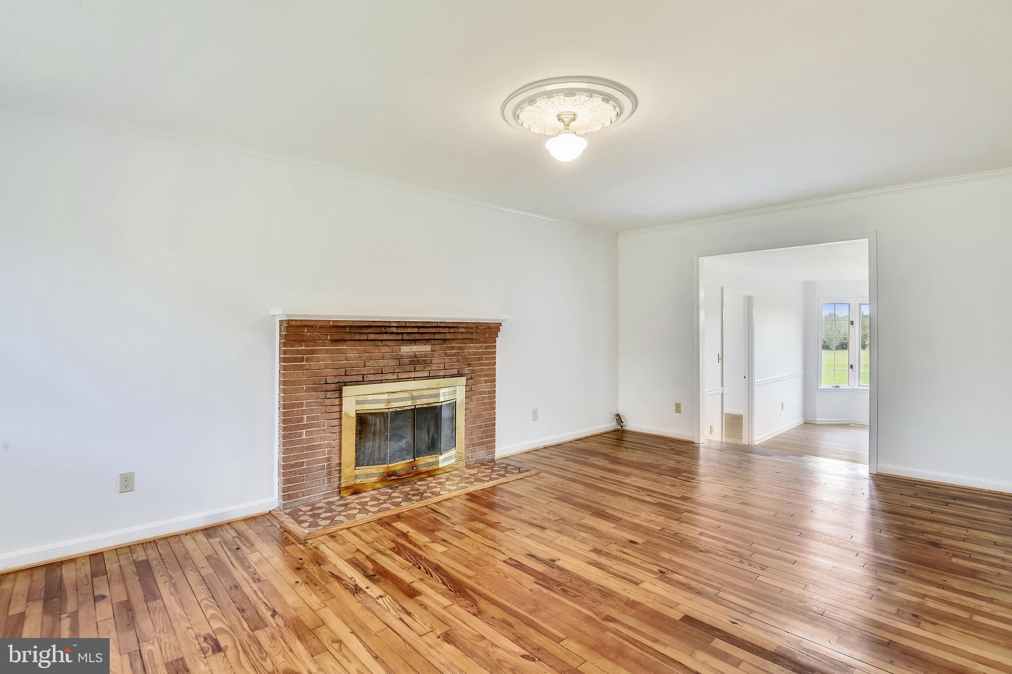 5006 Pleasant Valley Road Chantilly, VA 20151 - Photo 8 of 31 Gallery Image 8
