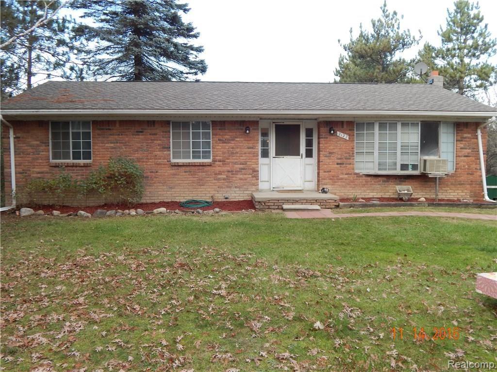 2122 Sexton Road Howell, MI 48843 - Photo 1 of 22 Front of Home