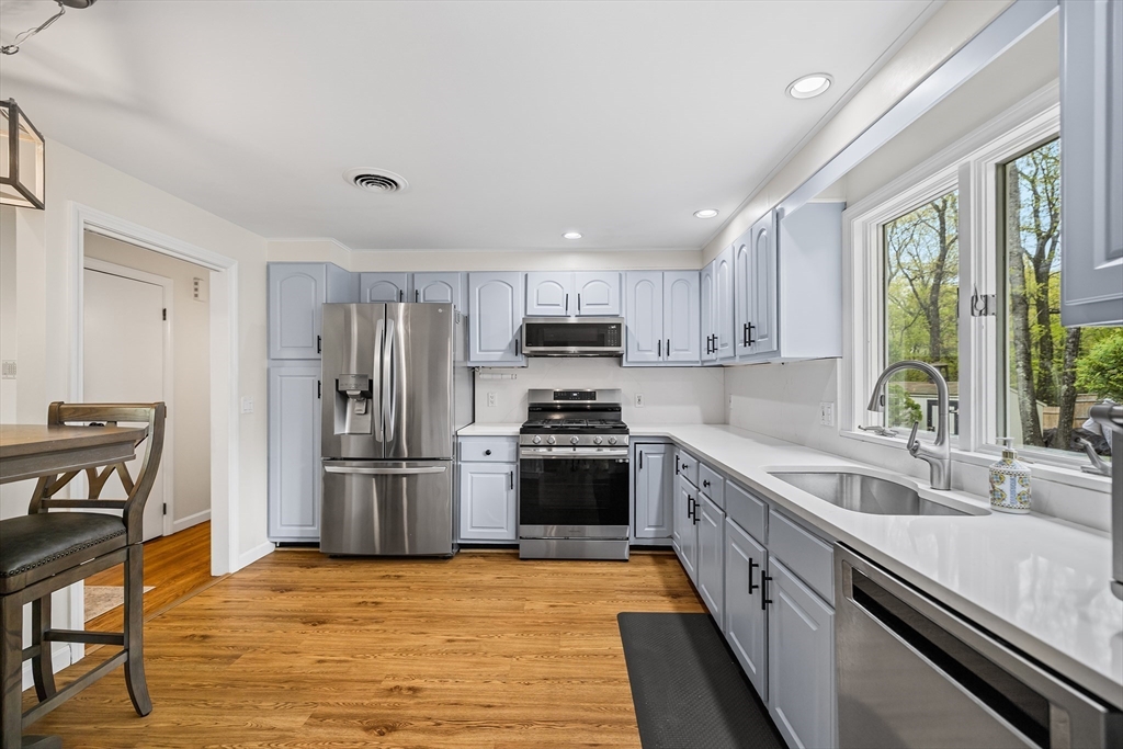 3 Shady Hollow Path Ashland, MA 01721 - Photo 4 of 35 Gallery Image 4