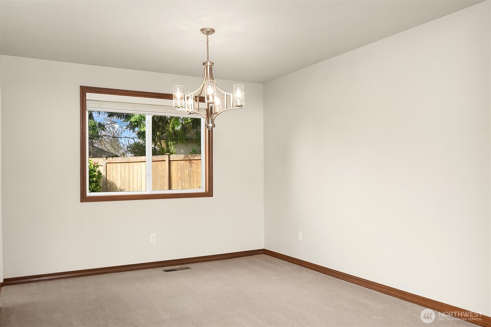 2223 Field Avenue Northeast Renton, WA 98059 - Photo 8 of 32