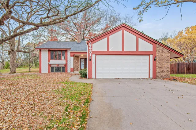 $2,750 | 8481 142nd St Court, Apple Valley, MN 55124