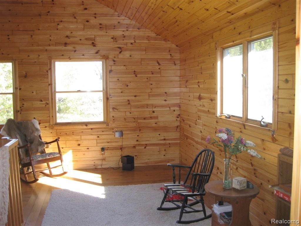 4450 Dutcher Road Howell, MI 48843 - Photo 22 of 25 library 2.jpg