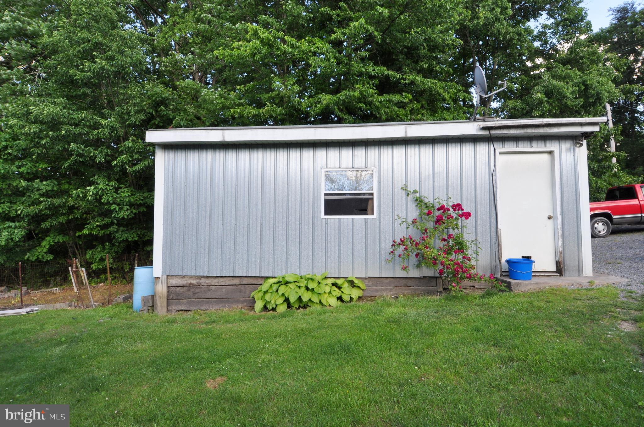 475 Morton Grove Road Berkeley Springs, WV 25411 - Photo 38 of 52 Garage