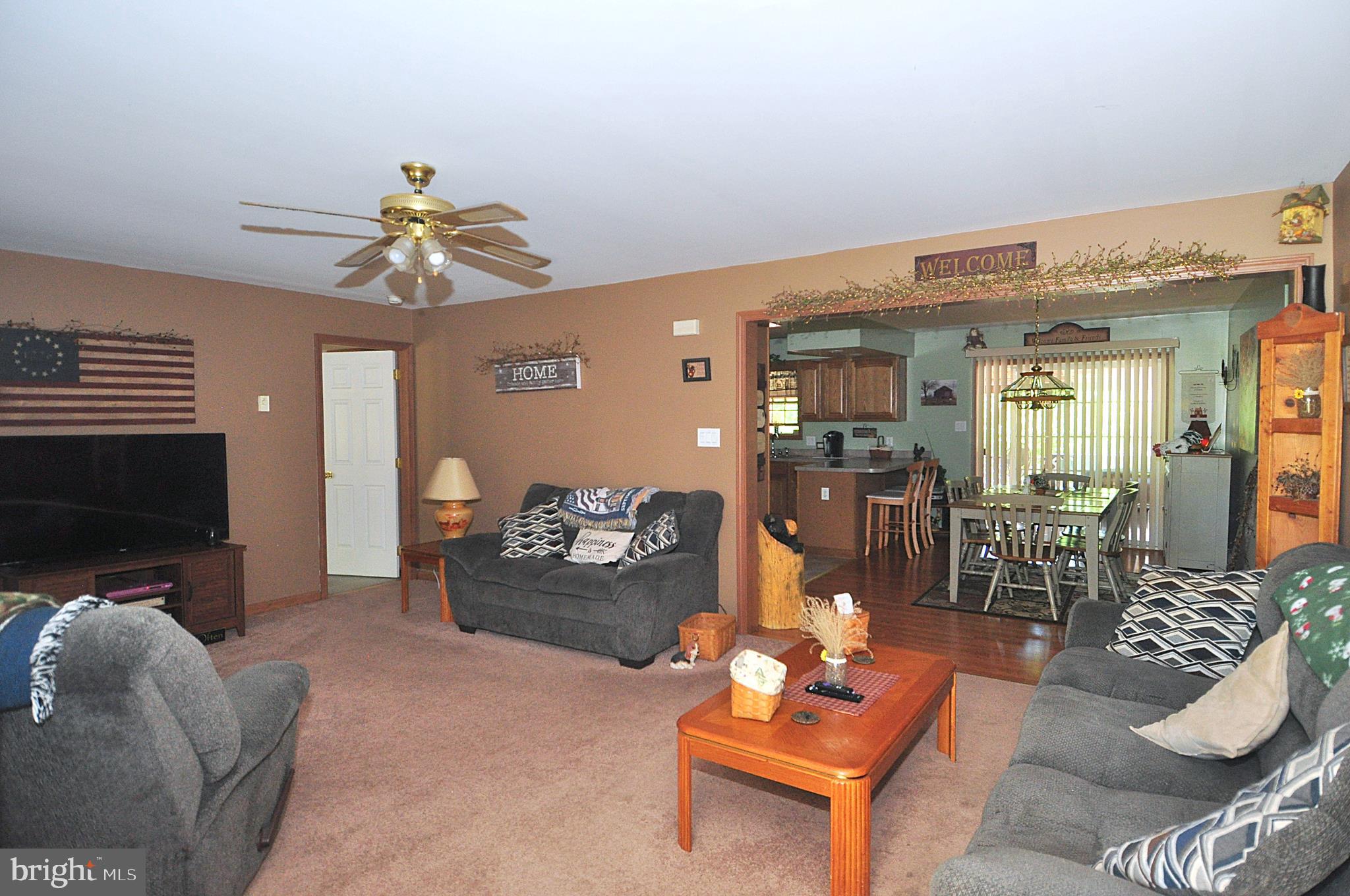 475 Morton Grove Road Berkeley Springs, WV 25411 - Photo 7 of 52 Livingroom