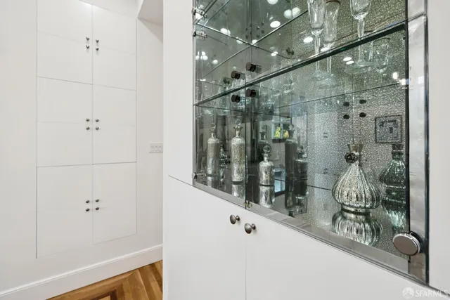 $5,699,000 | 722 Jacaranda Circle, Hillsborough, CA 94010