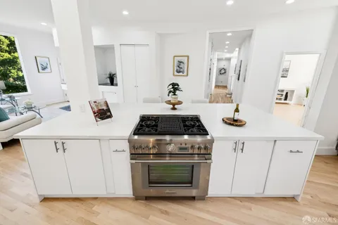 $5,999,000 | 722 Jacaranda Circle, Hillsborough, CA 94010