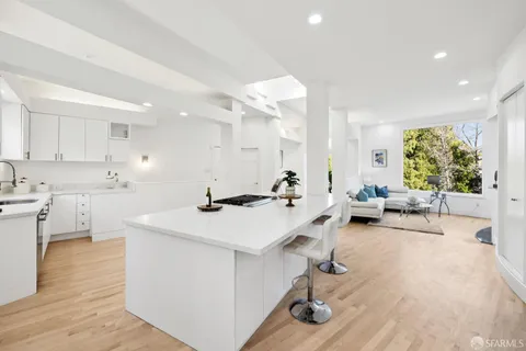 $5,999,000 | 722 Jacaranda Circle, Hillsborough, CA 94010