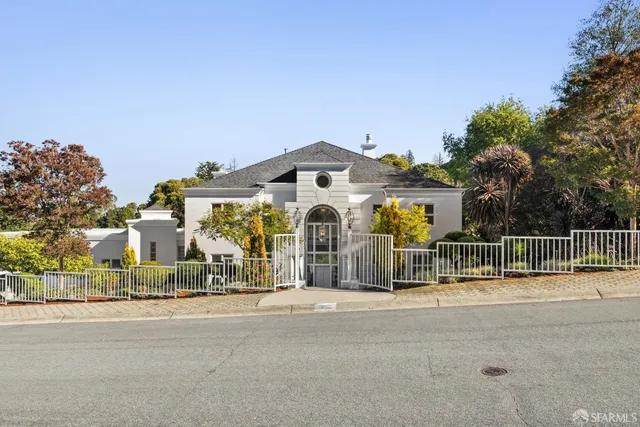 $5,699,000 | 722 Jacaranda Circle, Hillsborough, CA 94010