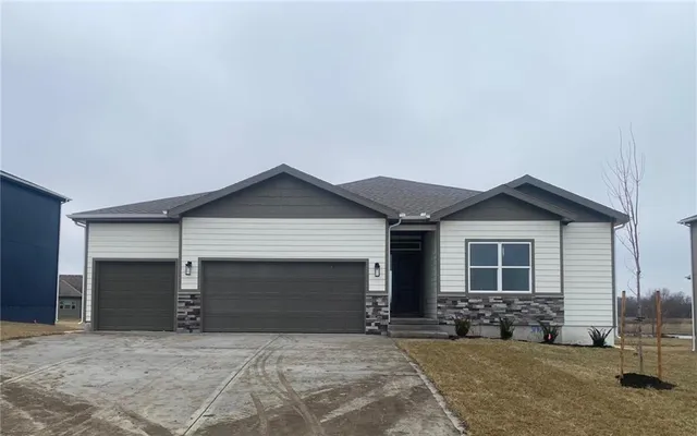 $599,950 | 18615 West 193rd Street, Spring Hill, KS 66083