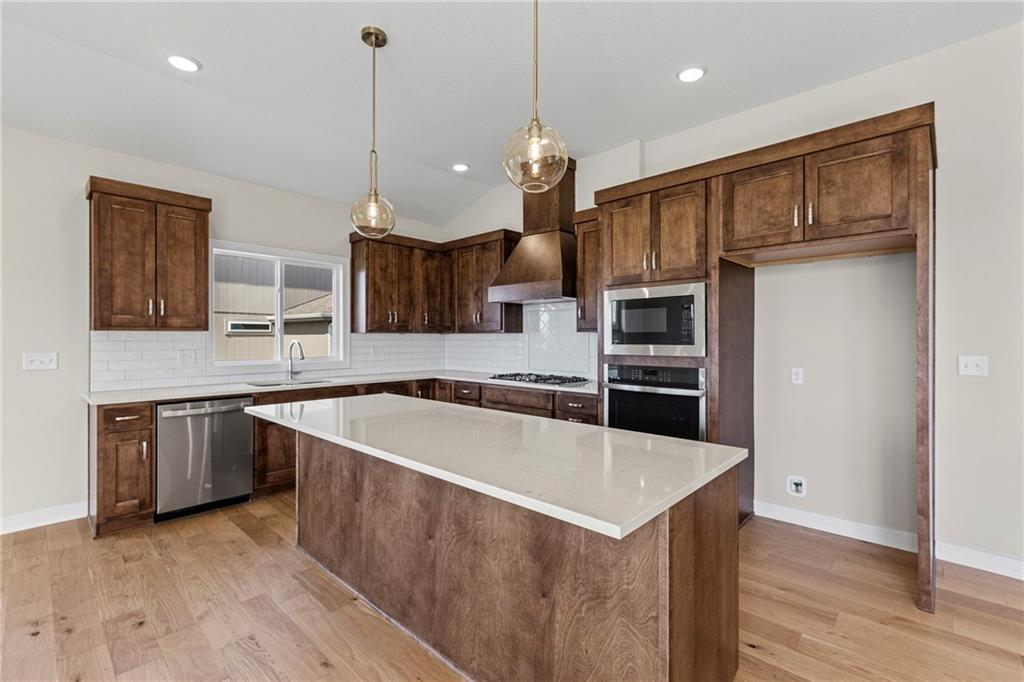 18615 West 193rd Street Spring Hill, KS 66083 - Photo 15 of 47